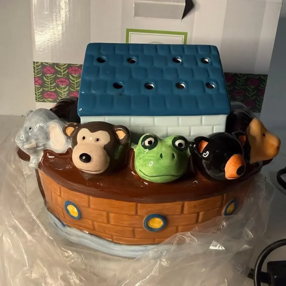 Scentsy Buddies Ark Noahs Ark Full Size Wax Warmer 2016 Retired Nursery